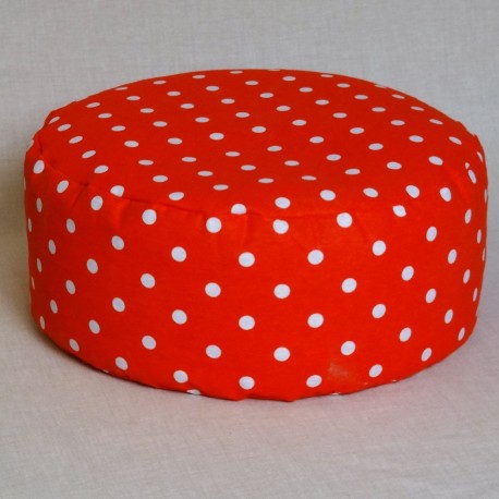 Pohankový meditační sedák 38 x 15 cm červený puntík