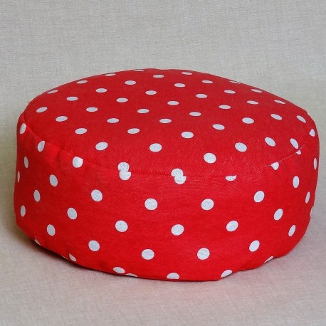 Pohánkový meditačný sedák 30 x 10 cm červený puntík